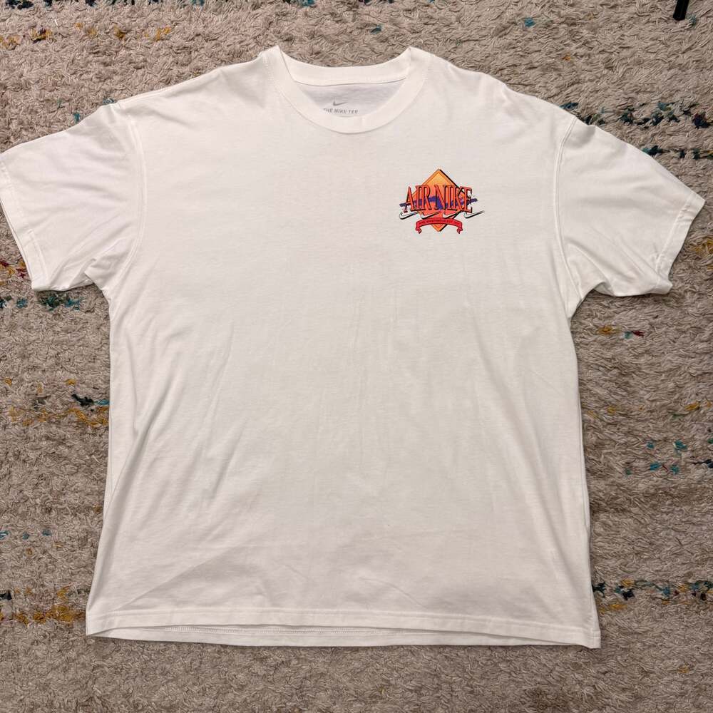 Nike White Graphic Tee Size XL *Unworn